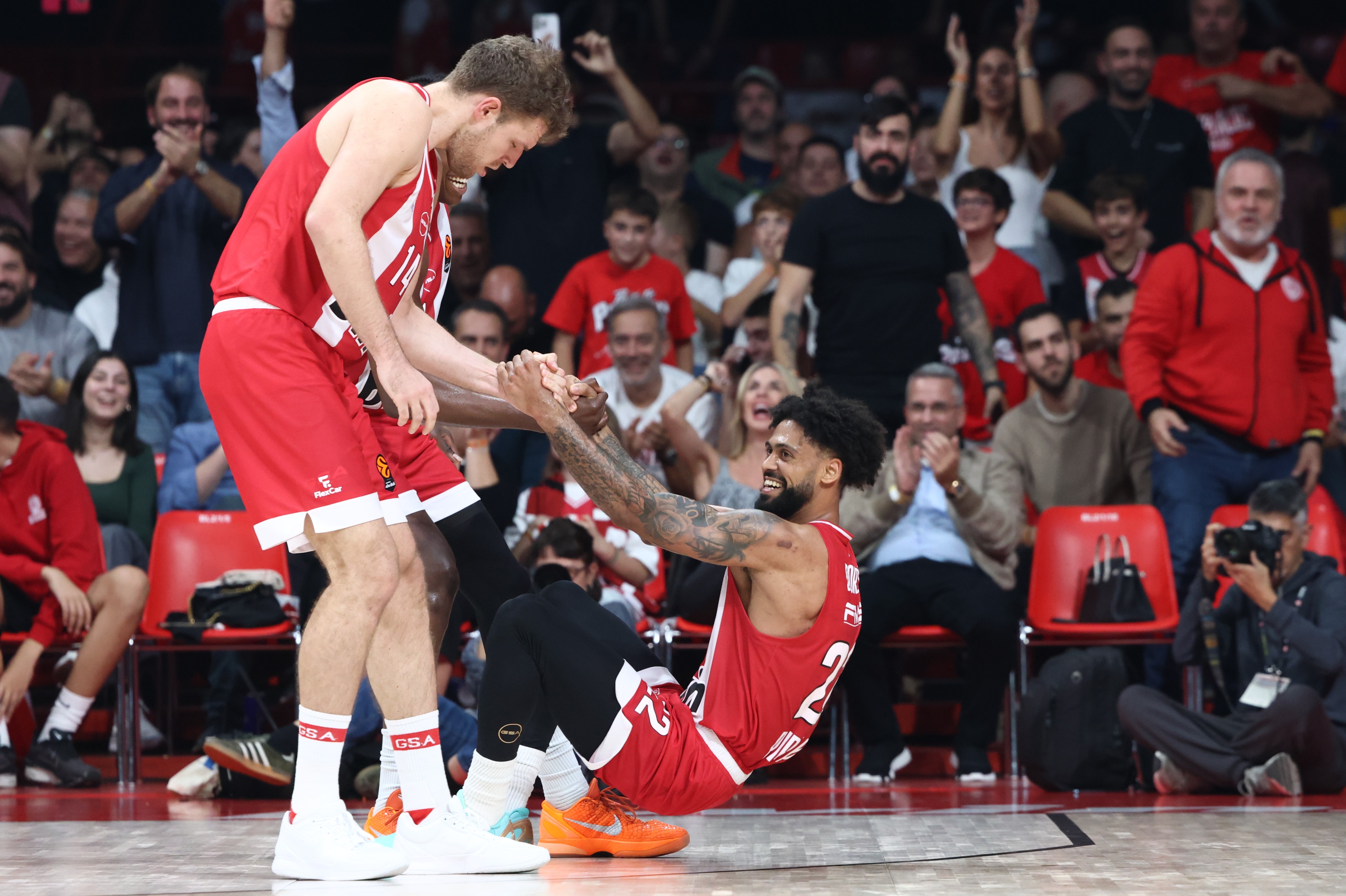 Επιστροφή στις νίκες με ειδικά στοιχήματα και ενισχυμένες αποδόσεις! (4/12)